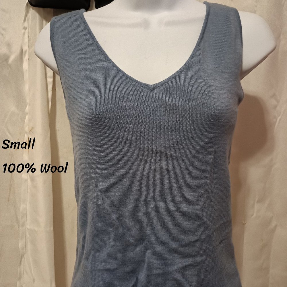 Dana Buchman blue wool sleeveless top